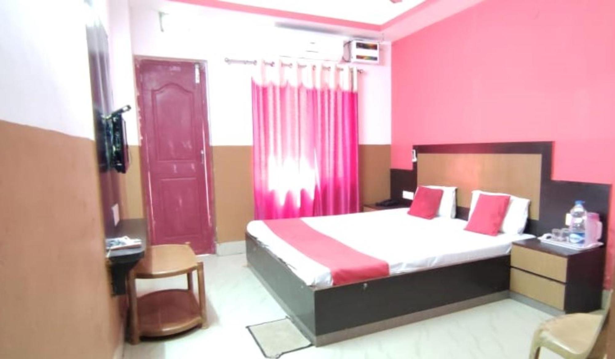 Samrat Palace Near Sea Beach Best Choice Of Travellers By Morservices 3* Puri